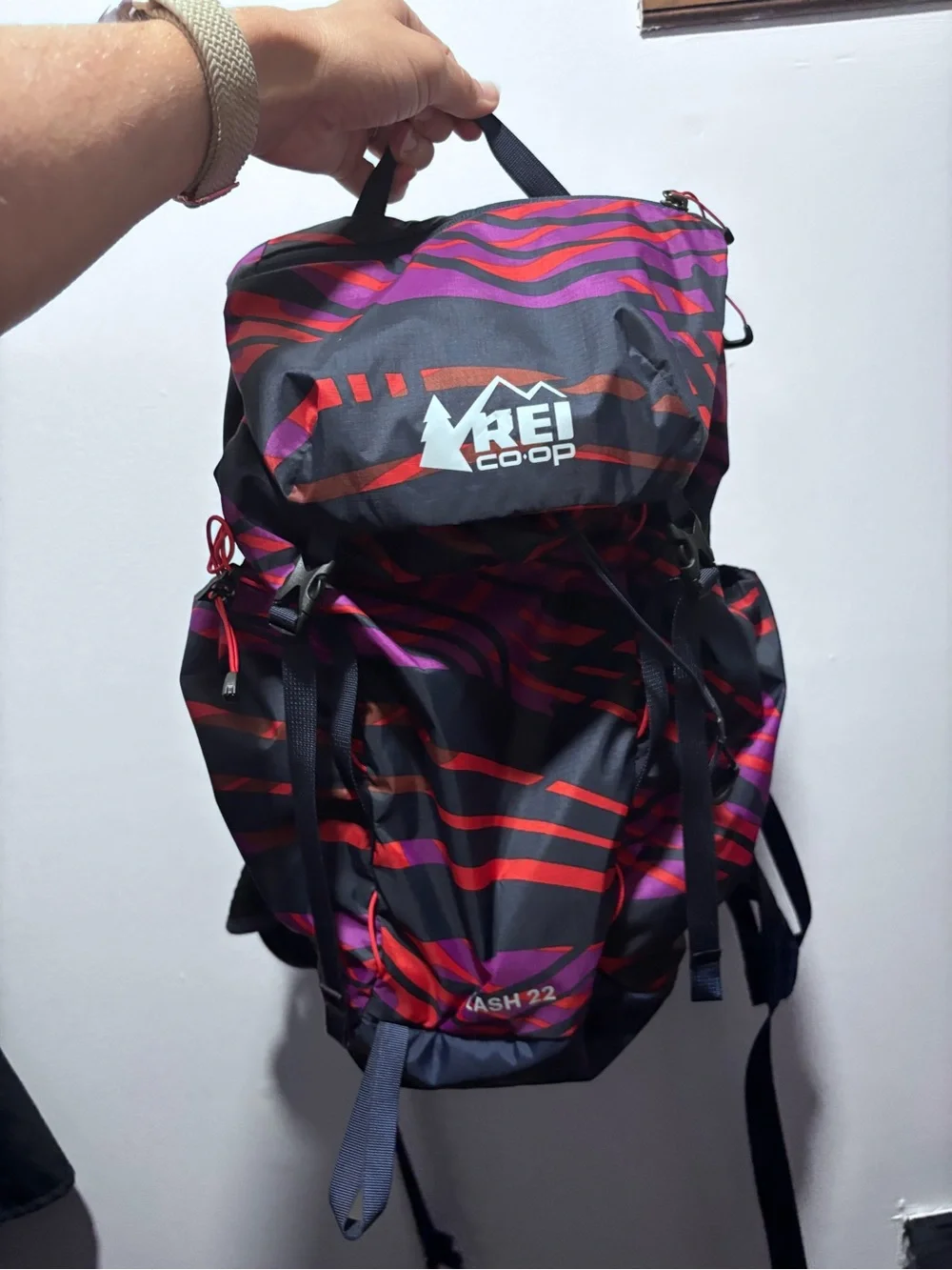 REI Co-op Flash 22 Pack -red and purple striped